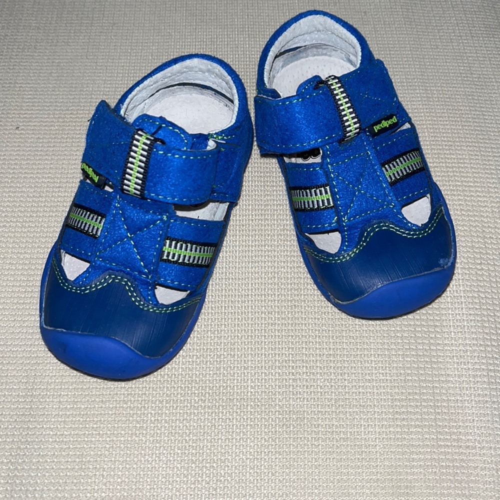 Pediped shoes size 5 like new